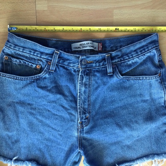 Levi's Jean Shorts 36" Cut-Offs - Picture 3 of 8